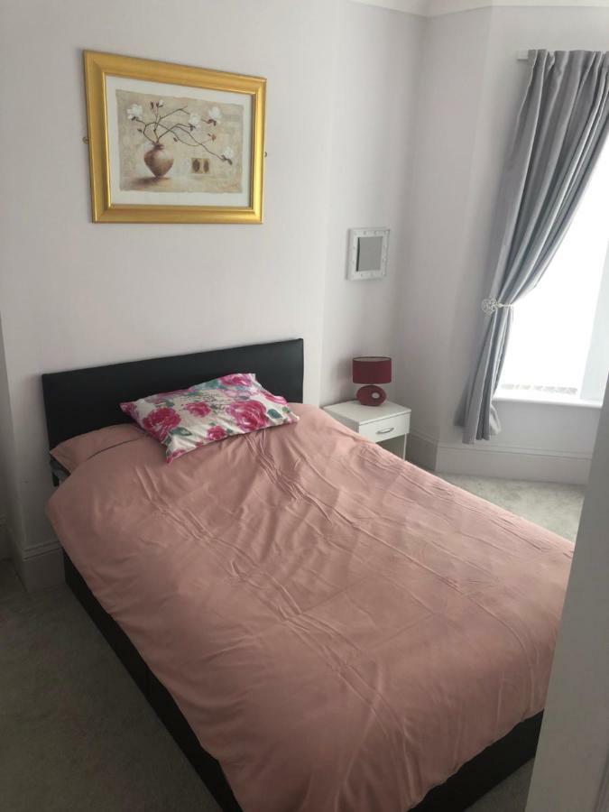 فندق ليفربولفي  Cheapsleepz 49 Moscow Drive المظهر الخارجي الصورة