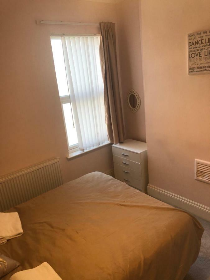 فندق ليفربولفي  Cheapsleepz 49 Moscow Drive المظهر الخارجي الصورة