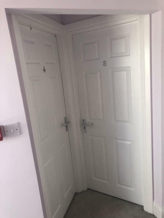 فندق ليفربولفي  Cheapsleepz 49 Moscow Drive المظهر الخارجي الصورة