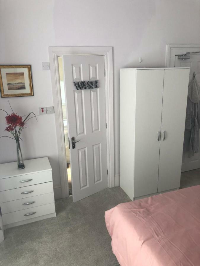 فندق ليفربولفي  Cheapsleepz 49 Moscow Drive المظهر الخارجي الصورة