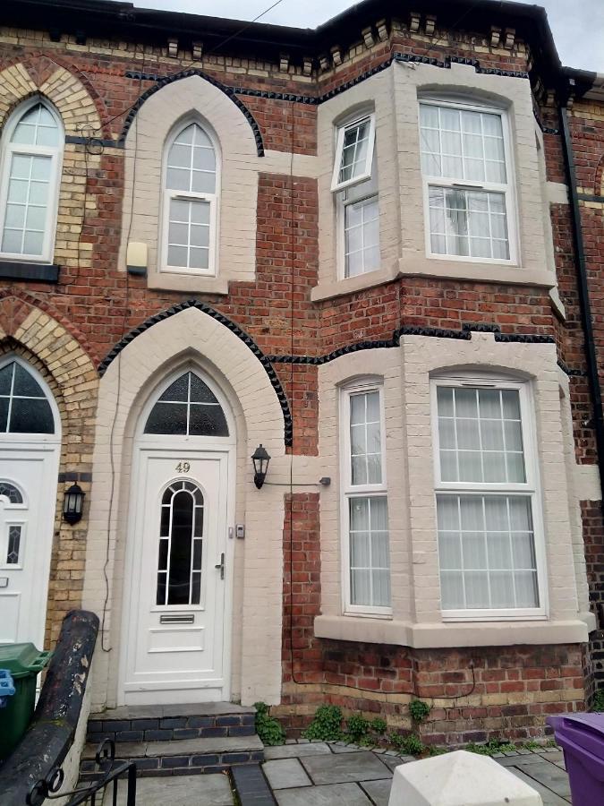 فندق ليفربولفي  Cheapsleepz 49 Moscow Drive المظهر الخارجي الصورة